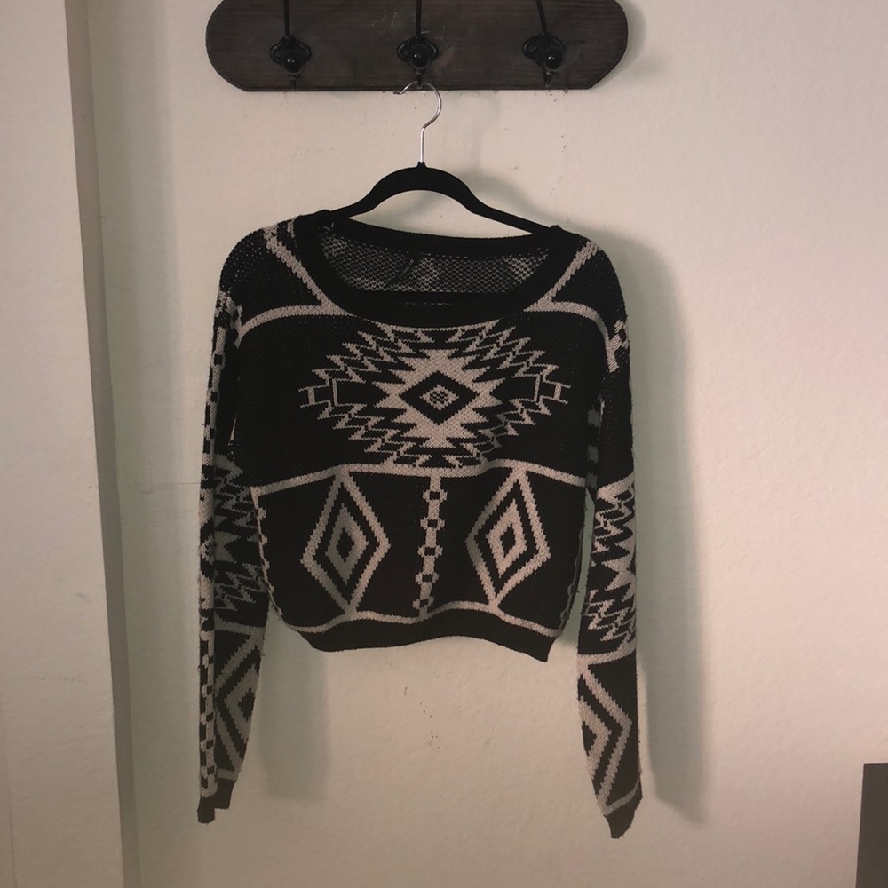 Black & white sweater